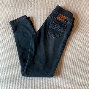 Catimini stretchy jeans 5T w/ bow tie pockets